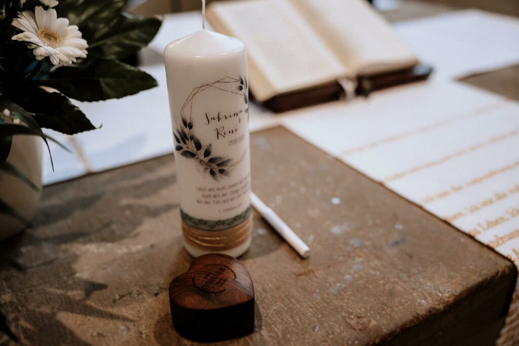 Stiepeler Dorfkirche Landhaus Grum Hattingen Hochzeitsfotograf - Traukerze