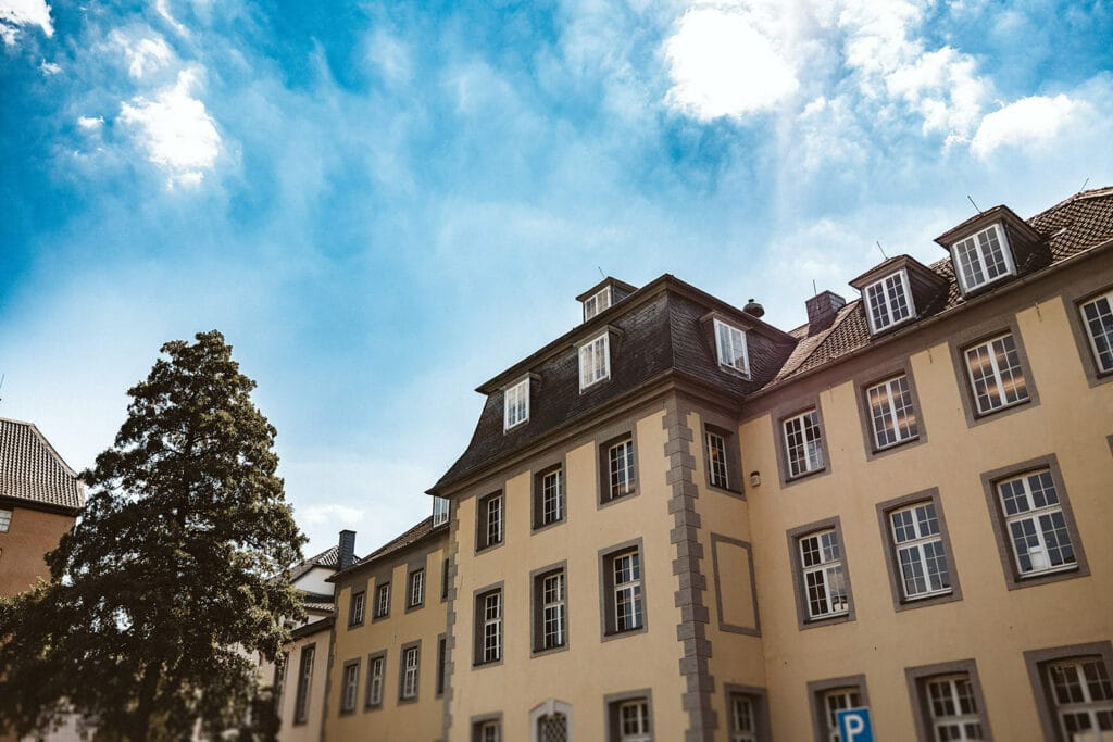 Herrenhaus Cromford Ratingen 25hours Hotel Düsseldorf Hochzeitsfotograf - Haus Cromford Gebäude
