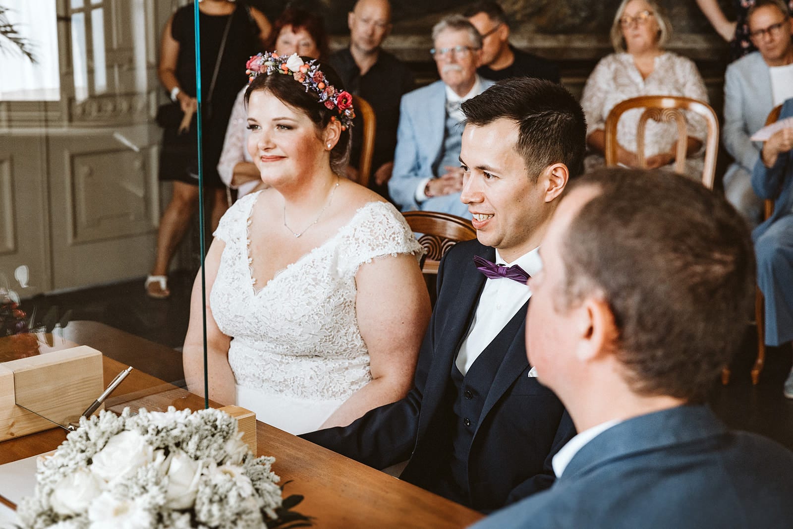 Herrenhaus Cromford Ratingen 25hours Hotel Düsseldorf Hochzeitsfotograf - Hochzeitspaar vor Eheschließung Haus Cromford