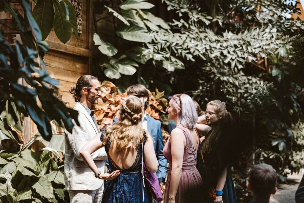 ZOOM Erlebniswelt Gelsenkirchen Ryokan Gelsenkirchen Hochzeitsfotograf - Hochzeitsgesellschaft vor Trauung