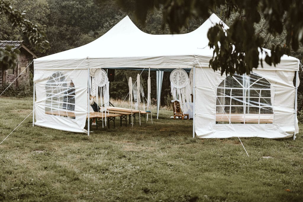 Die Farm Essen die Straußenfarm Essen Hochzeitsfotograf - Zelt für Zeremonie der freien Trauung